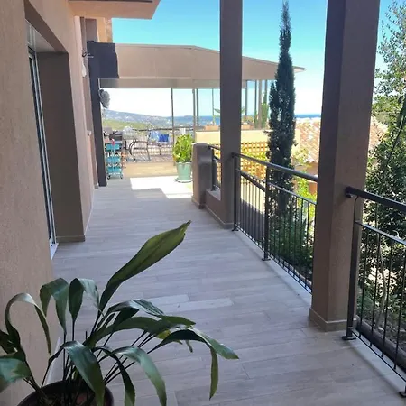 Maison&piscine Privée Vue Panoramique Très Calme Indépendant *