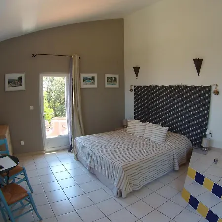 Maison&piscine Privée Vue Panoramique Très Calme Indépendant *