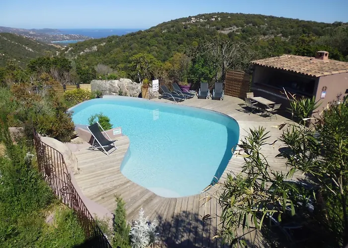 Maison & Piscine Privee Vue Panoramique Tres Calme Independant *