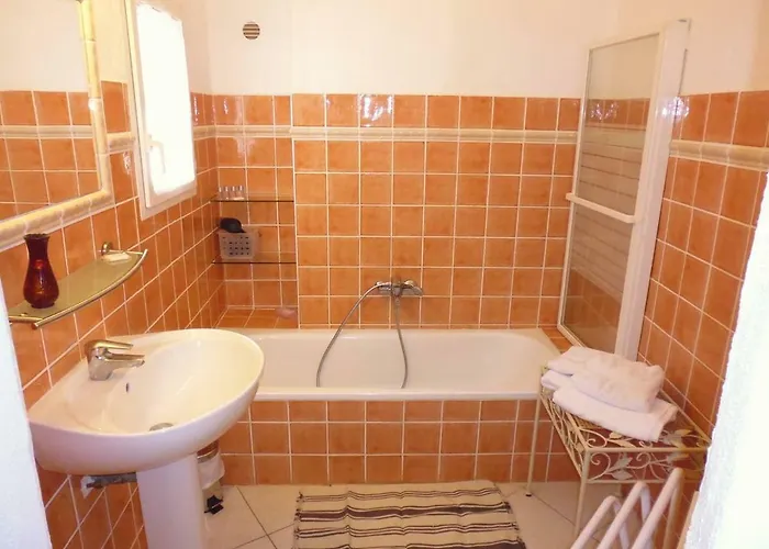 Maison & Piscine Privee Vue Panoramique Tres Calme Independant *